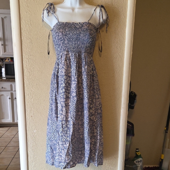 Forever 21 Lavender Floral Midi Dress - Picture 1 of 4